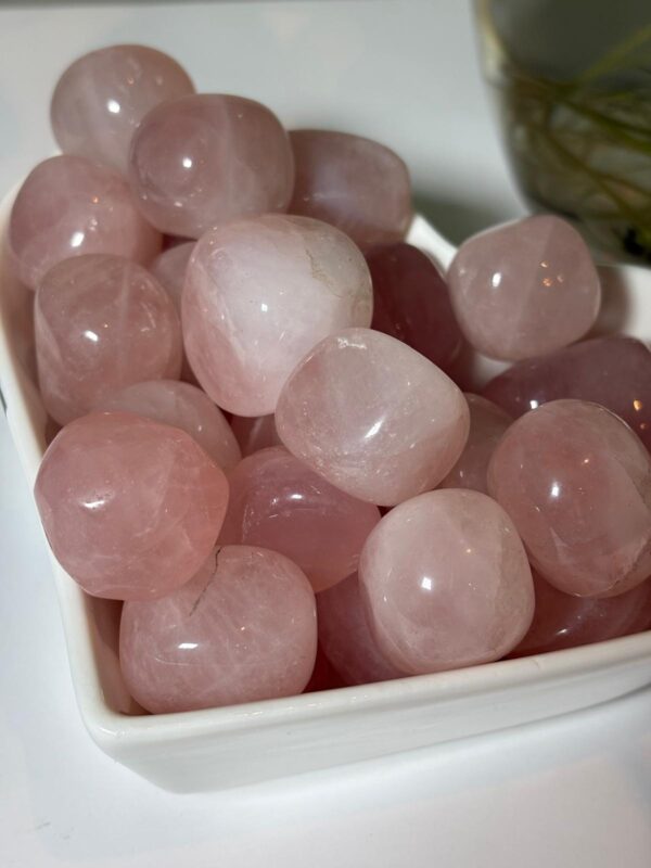 Rose Quartz Tumbled Stones (1 kg pack)