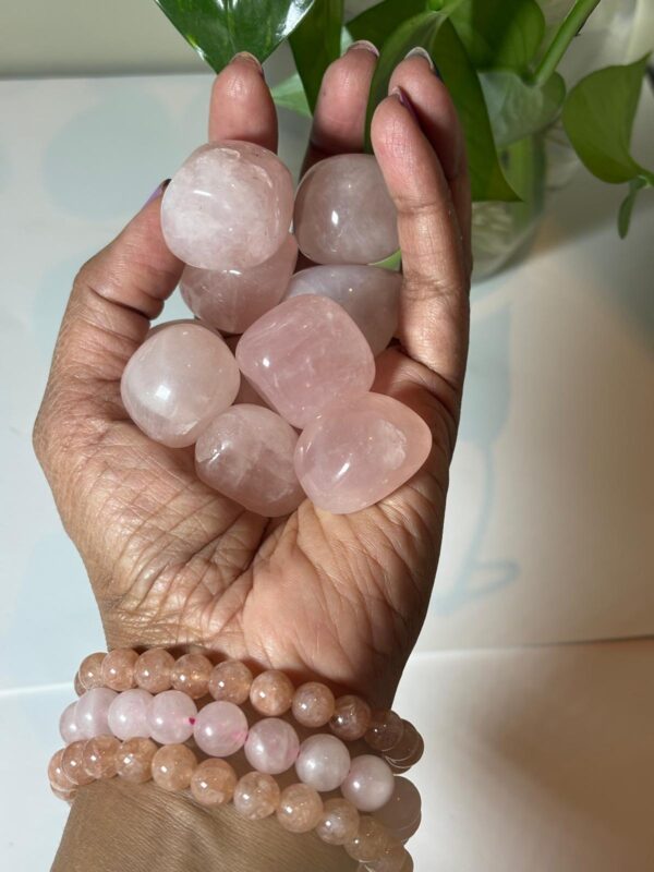 Rose Quartz Tumbled Stones (1 kg pack) - Image 3